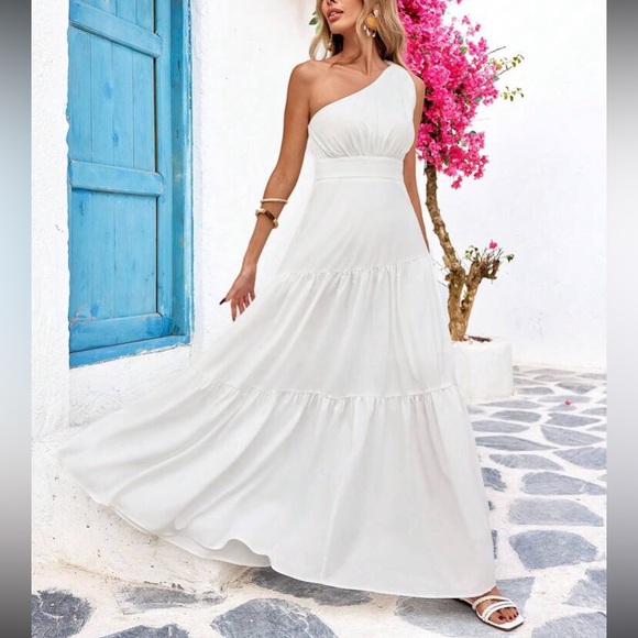 Dresses & Skirts - Elegant White One-Shoulder Dress